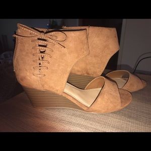 Torrid Lace up wedge heel sz 11W